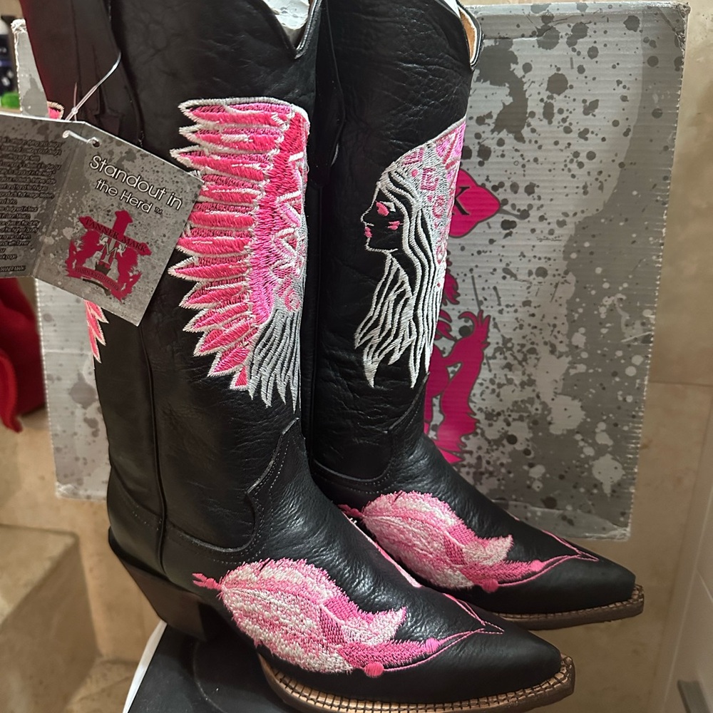 Women's Black and Pink Embroidered Western Boots - Picture 3 of 8